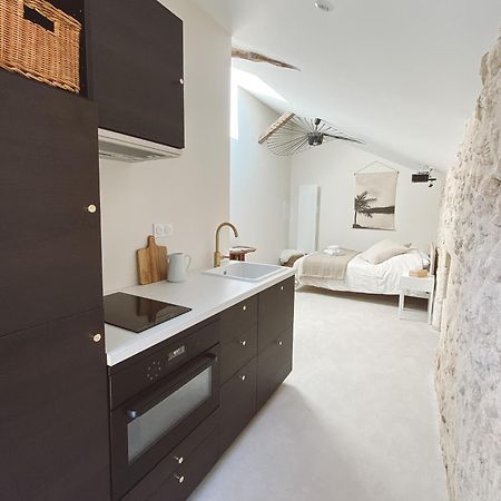 La Parenthese, Joli Studio Avec Terrasse Valeuil Exterior foto