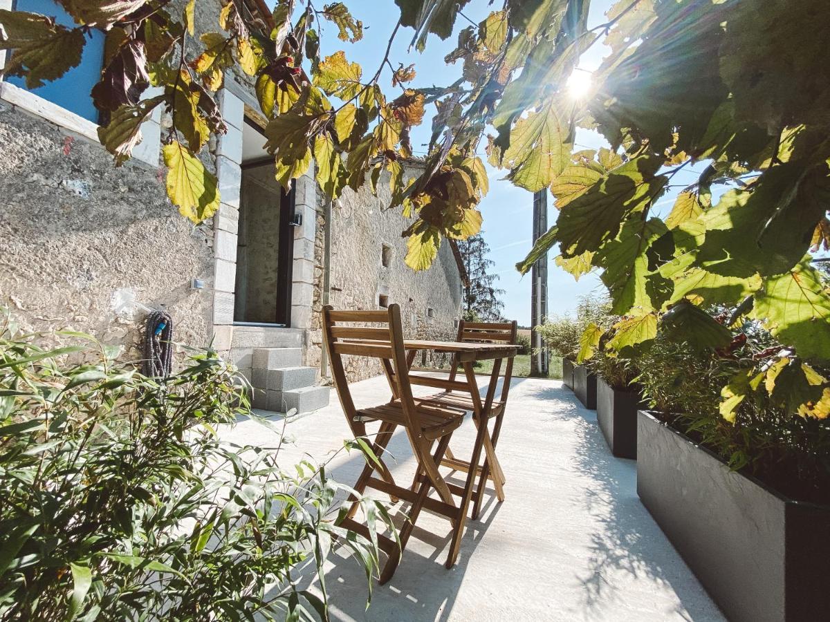 La Parenthese, Joli Studio Avec Terrasse Valeuil Exterior foto